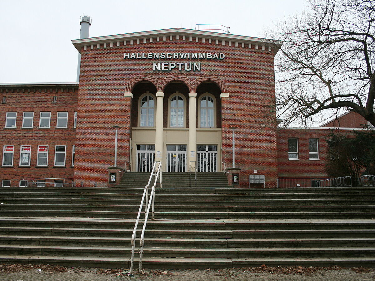 Neptunschwimmhalle